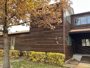 Building Photo - 907 16th St W