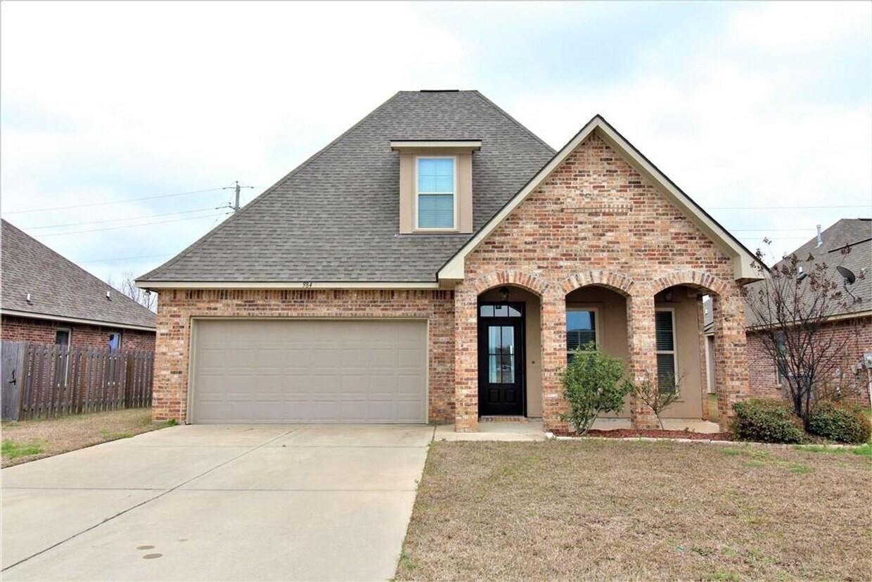 Primary Photo - 4 br, 3 bath House - 984 Maize st
