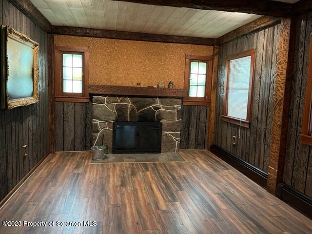 Building Photo - 371 Tamarack