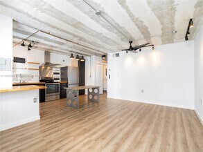 Building Photo - 1545 Euclid Ave