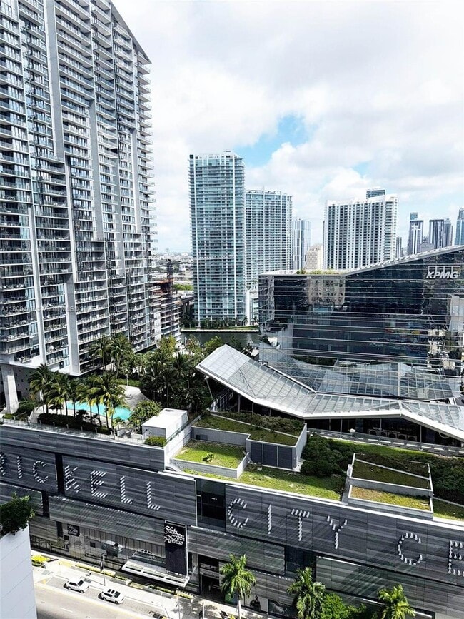 Foto del edificio - 45 SW 9th St