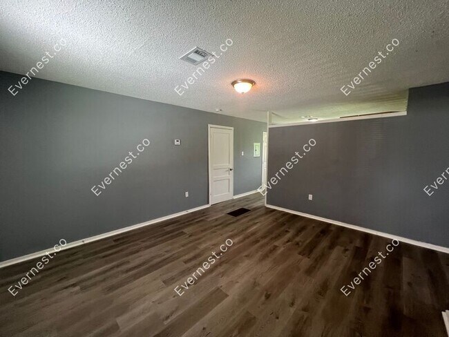 Foto del edificio - 41 Hiland Pl