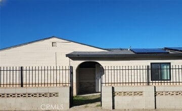 Building Photo - 611 Lillian Dr