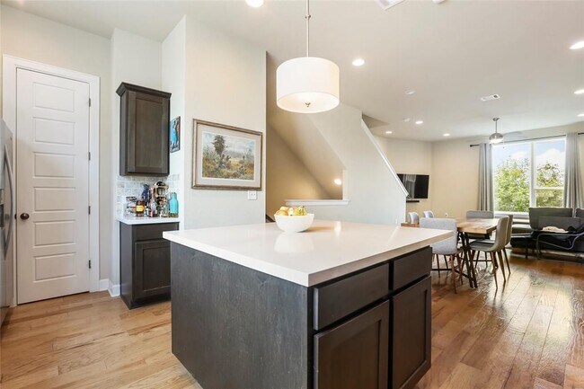 Foto del edificio - 1416 Waterloo Shore Ln
