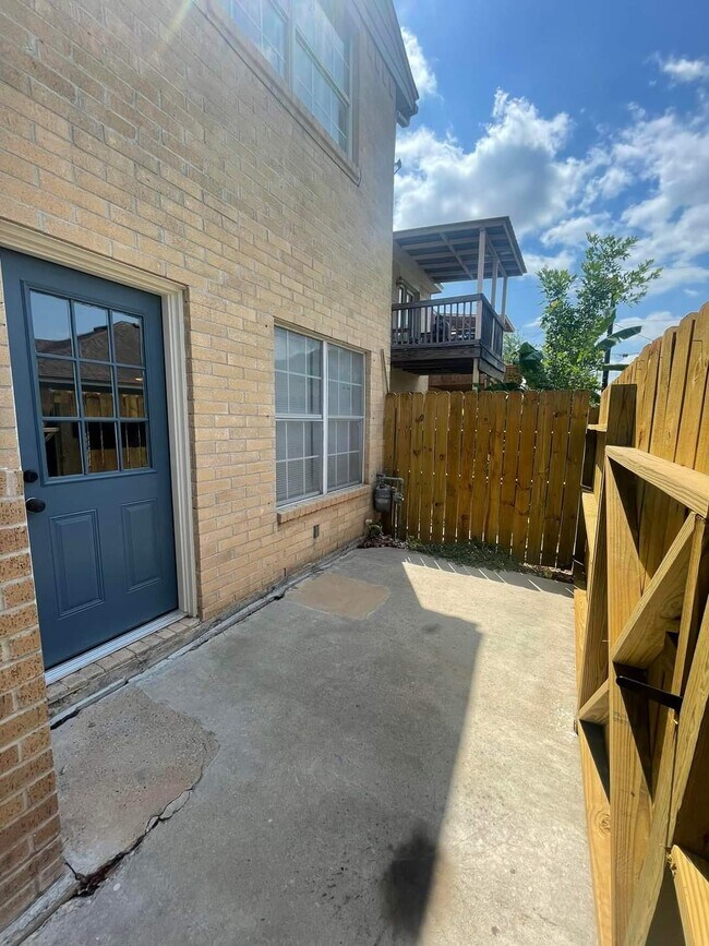 103 Sherwood Dr, Victoria, TX 77901 Townhome Rentals in Victoria TX