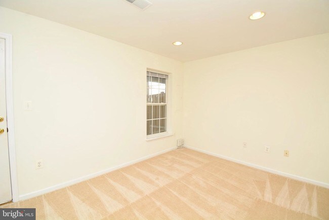 Building Photo - 6949 Banchory Ct