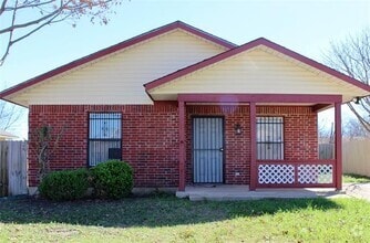 Building Photo - 3522 Pinebrook Dr