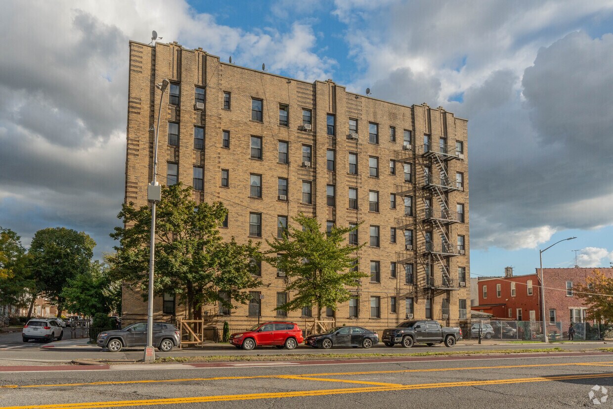 Foto principal - 2020 E 41st St
