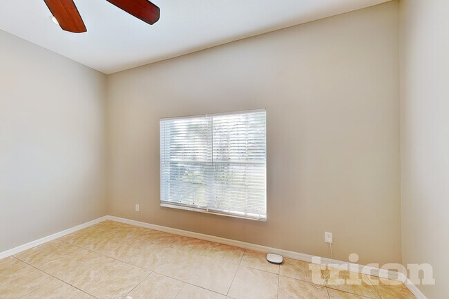 Building Photo - 13305 Silvercreek Dr