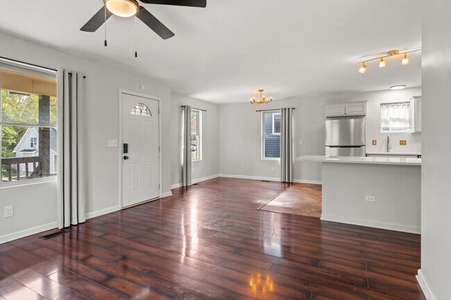 Photo - 2432 Adlai St House