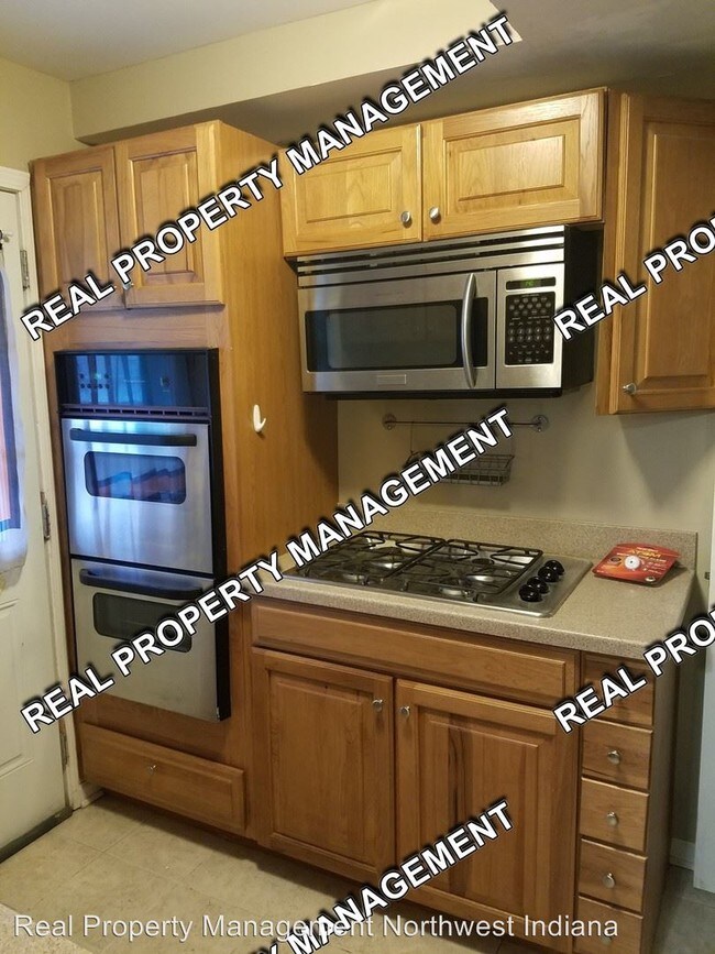 Foto del edificio - 8145 Hohman Ave