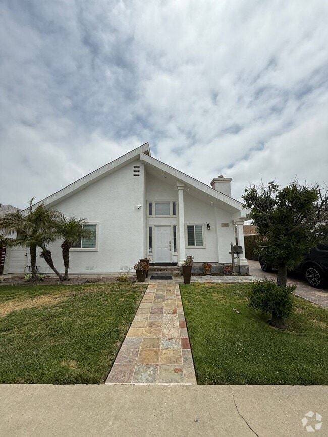 Building Photo - 15206 Chanera Ave