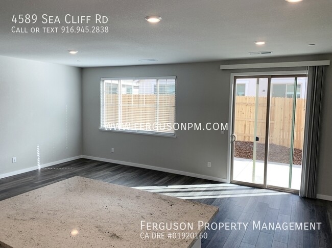 Building Photo - Pet Friendly Solar Home in West Roseville