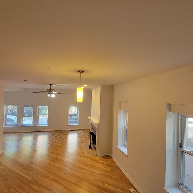 Family Room - 1875 N Sheffield Ave