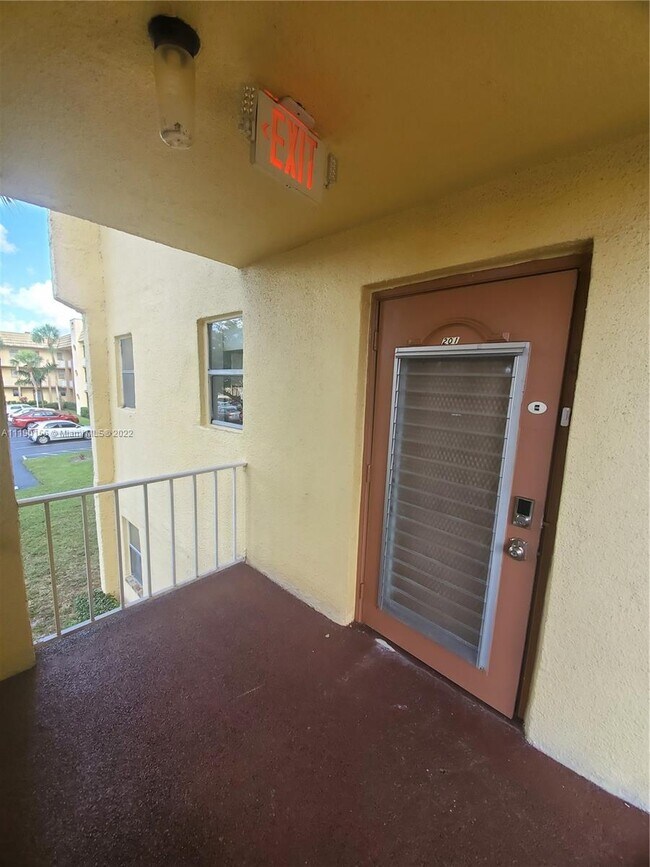 8515 Sunrise Lakes Blvd Unit 201, Sunrise, FL 33322 Condo for Rent in