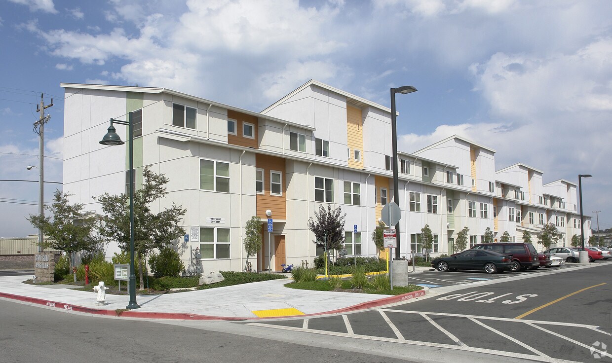 Foto del edificio - Giant Road Apartments