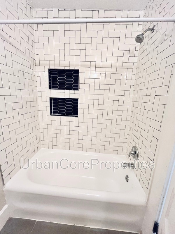 Building Photo - 360 13th Ave NE