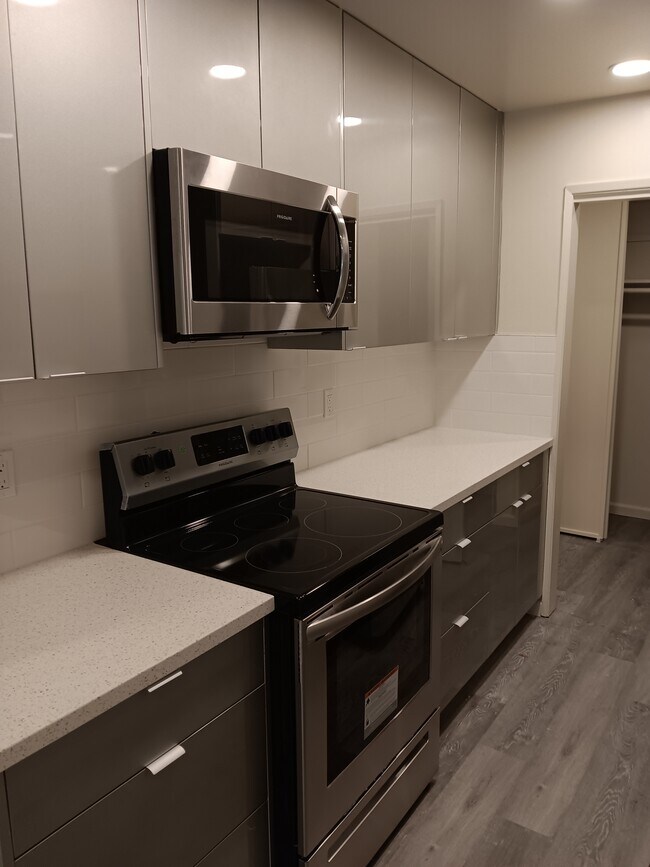 Carlmont Apartments Entire Building Remo... Apartments in Belmont