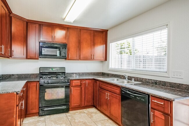 Building Photo - 979 Lobelia Ct