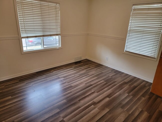 Building Photo - Great 3-Bedroom Home IN The Garland District