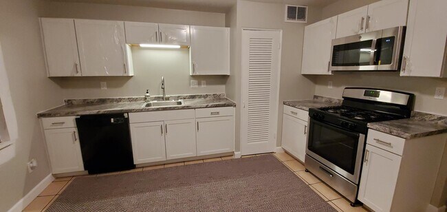 Foto del edificio - 968 Northridge Rd