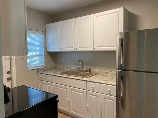 Foto del edificio - 14941 Tyler St