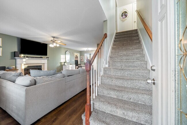 Foto del edificio - 1700 Cedar Springs Cir