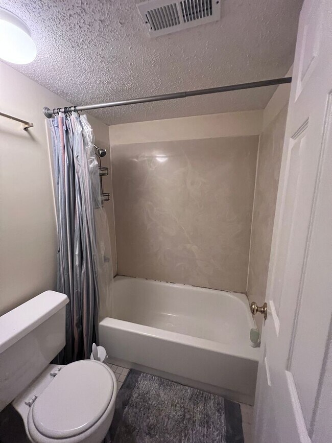 Foto del edificio - 449 Harper Ave