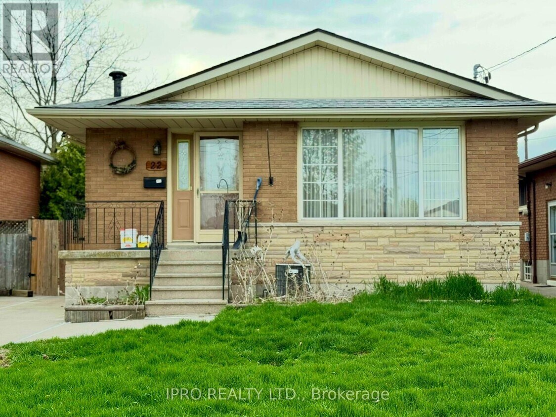 Primary Photo - 22 Rapallo Dr