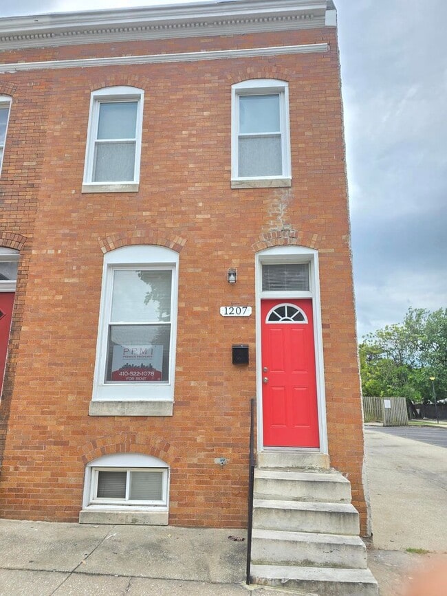 Building Photo - 1207 E Lanvale St