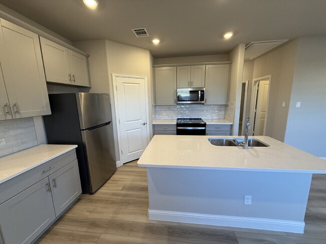Building Photo - 3215 Sedge Grass Dr