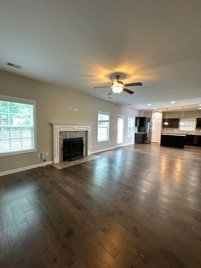 Building Photo - 257 Cliffhaven Cir