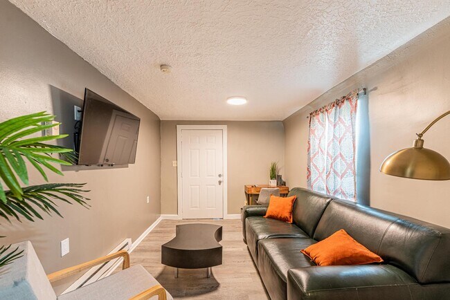 Foto del edificio - 704 Pacific Ave SW