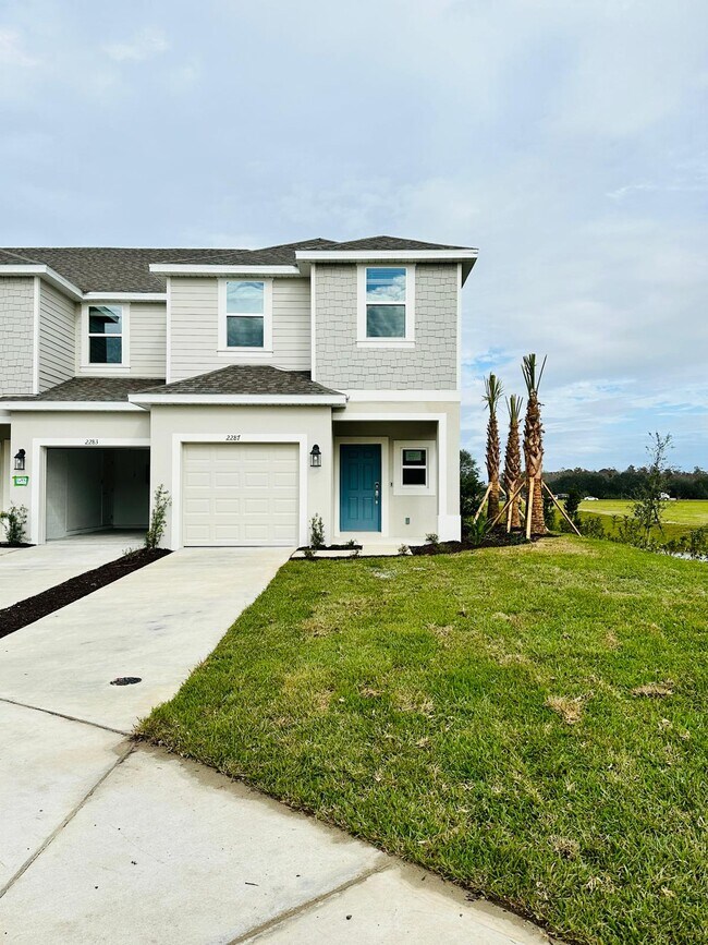 Building Photo - 2287 Portrait St