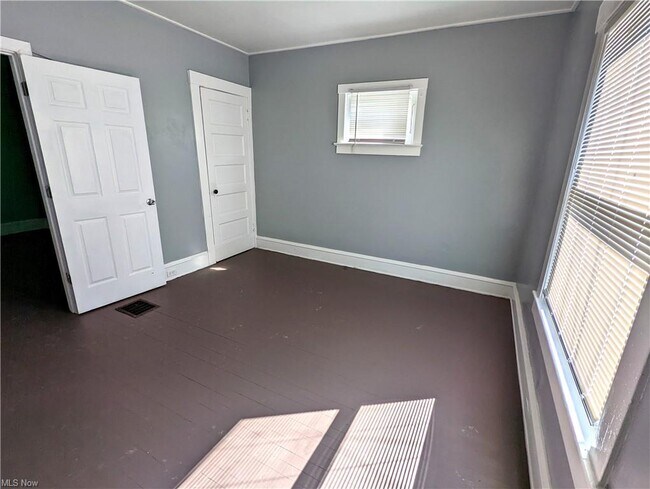 Foto del edificio - 3793 W 37th St