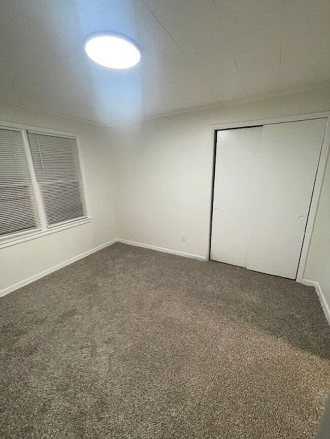 Building Photo - Rent or Lease to Own Opportunity!