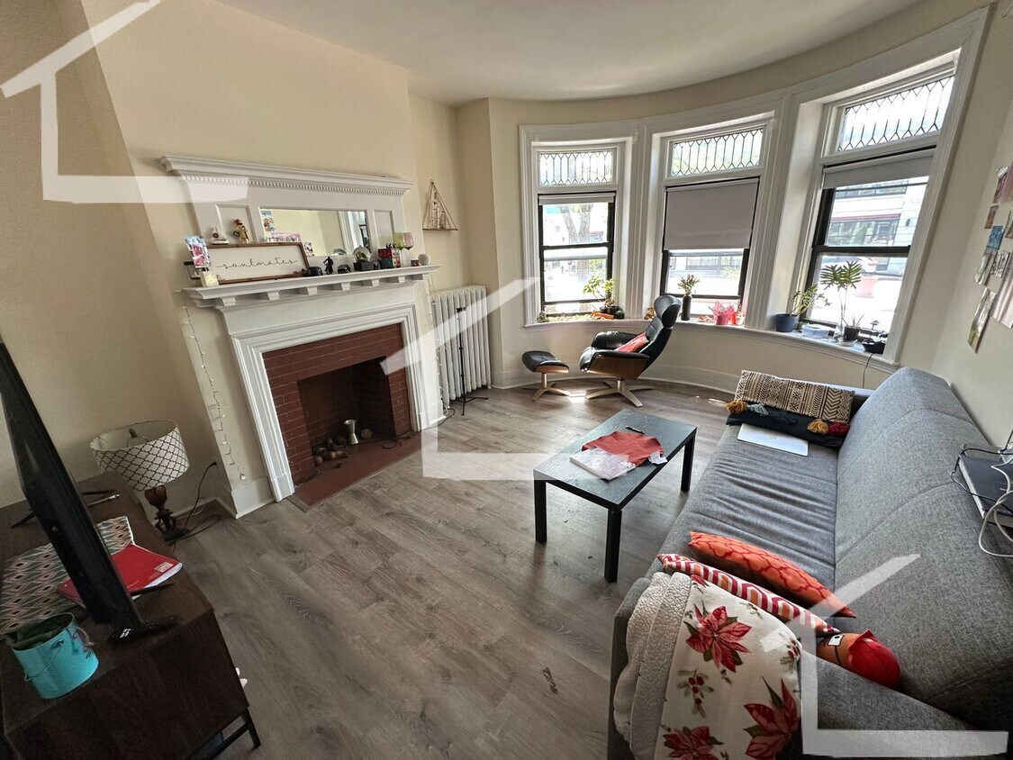 Primary Photo - Allston 1 Bed Available 10/02