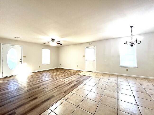 Foto del edificio - 97 Pecan St