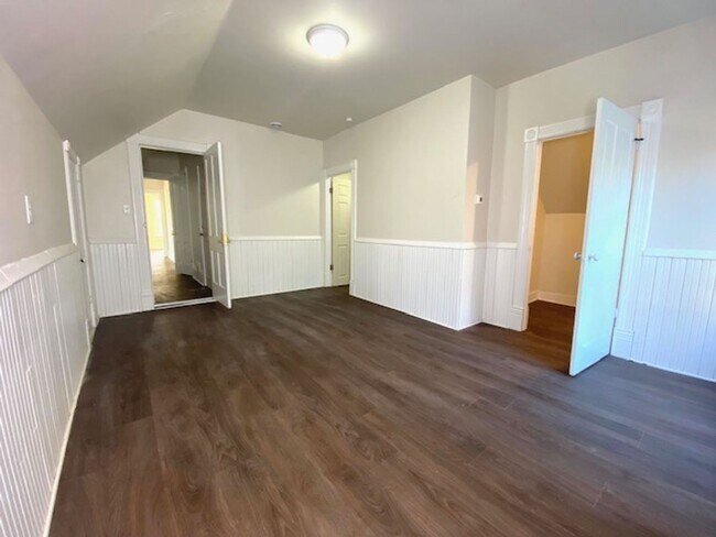 Building Photo - 1510 Clark St - Duplex