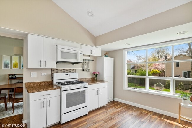 Building Photo - 915 Fairlawn Ave