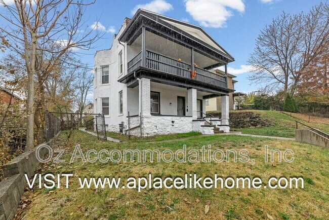 Foto del edificio - 3523 St John Ave