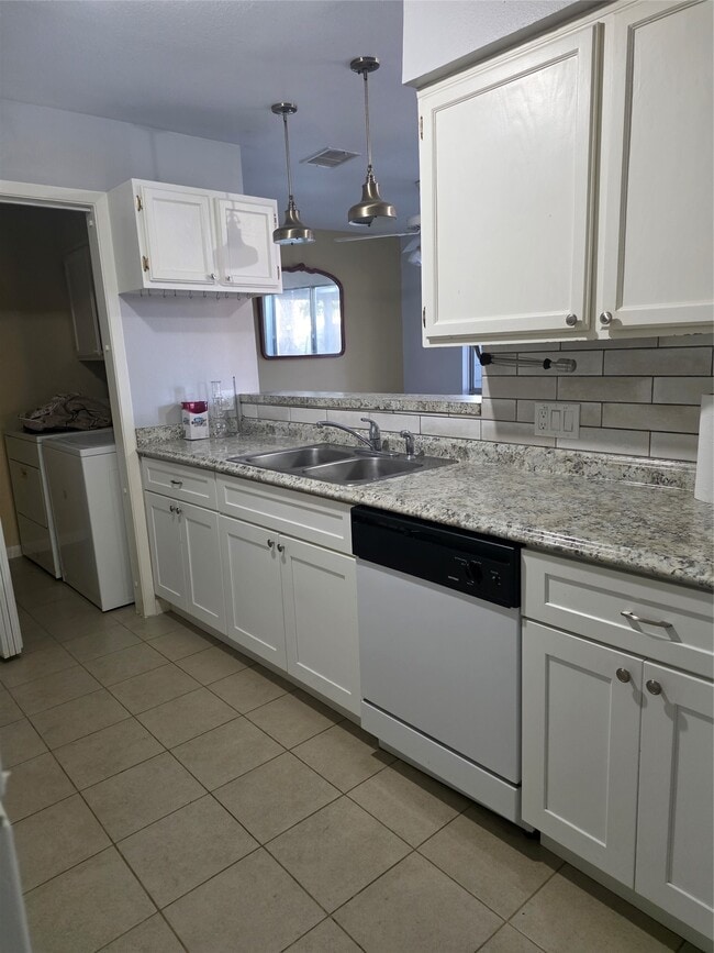 Building Photo - 12406 Sungate Ln