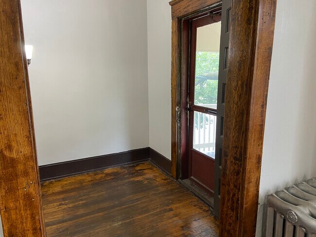 Building Photo - 4718 Bridge Ave
