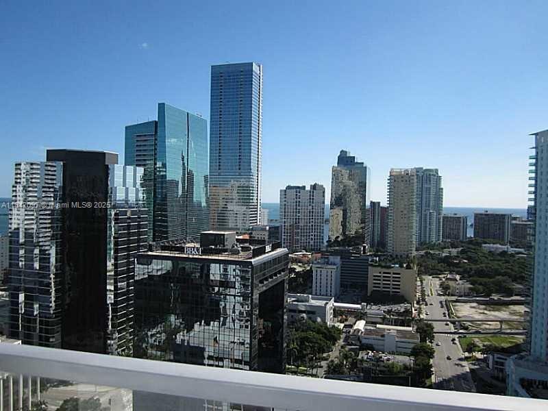 Primary Photo - 1050 Brickell Ave