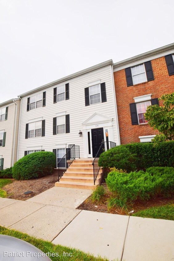 Foto principal - 126 Fort Evans Rd NE