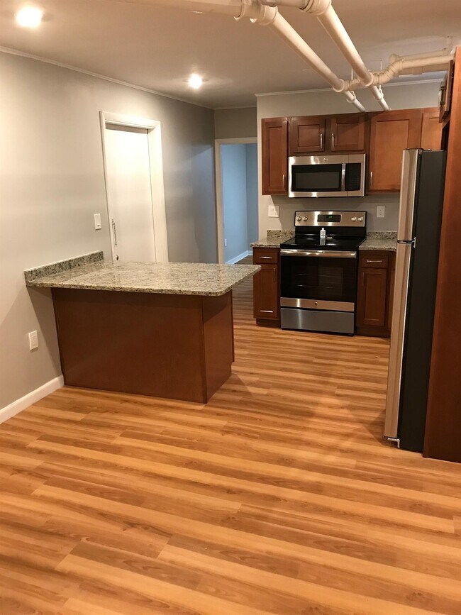 Foto del edificio - 8 Forest St