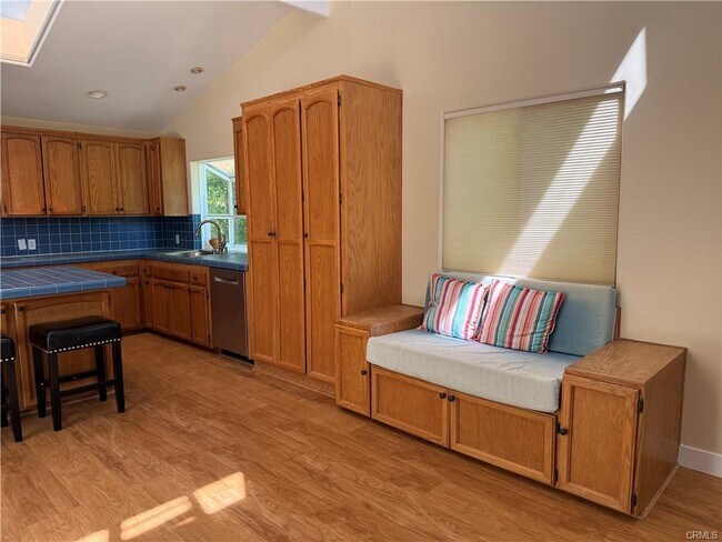 Foto del edificio - 1761 Deerhill Trail