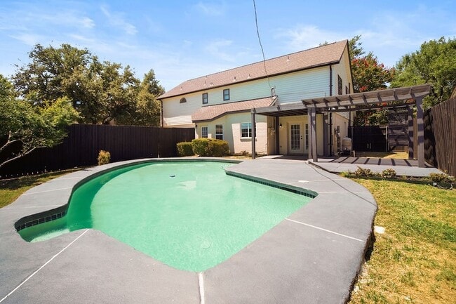 Building Photo - 5206 Vagas Dr