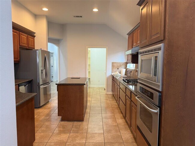 Foto del edificio - 15228 Fernhill Dr