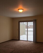 Building Photo - 1040 Forest View Dr S